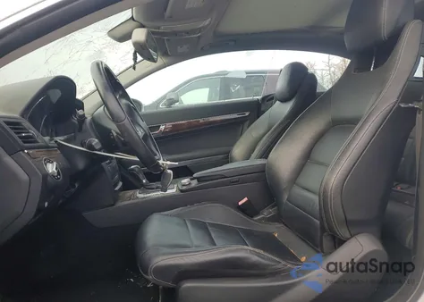 2010 Mercedes-Benz E 350 z USA, uszkodzony, nr VIN WDDKJ5GB9AF030676